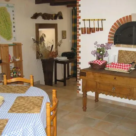 Сasa de vacaciones Lorrain Avec Poele, Jardin Et Terrasse, Proche Des Sites Historiques De Verdun - Fr-1-585-4 *