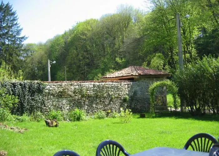 Lorrain Avec Poele, Jardin Et Terrasse, Proche Des Sites Historiques De Verdun - Fr-1-585-4 * Beausite