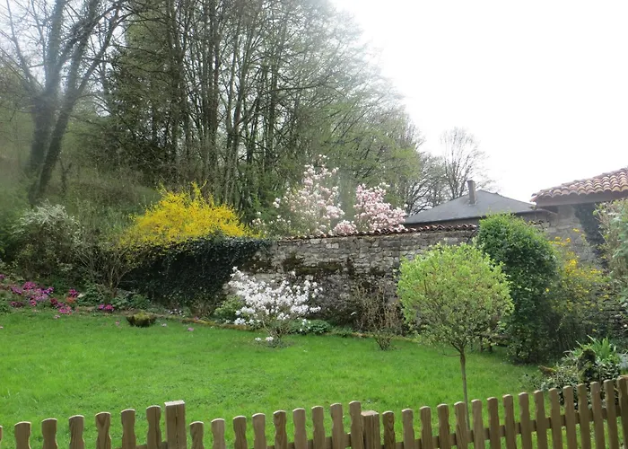 Lorrain Avec Poele, Jardin Et Terrasse, Proche Des Sites Historiques De Verdun - Fr-1-585-4